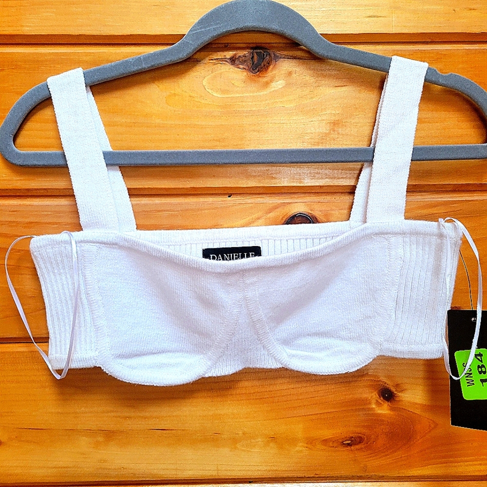 💰⏳️Danielle Bernstein sweater bra top size medium NWT